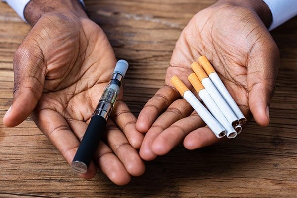 Sử dụng E-cigarette có thật sự tốt hơn thuốc lá truyền thống?